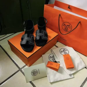 Hermes Women Santorini Sandal in Calfskin Black Leather