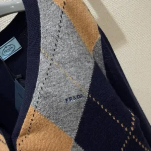 Prada Men Argyle Cashmere Cardigan P25O486519