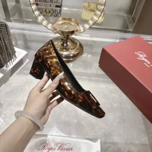 Roger Vivier Women Belle Vivier Pumps In Patent Leather