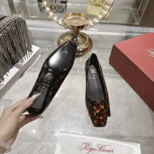 Roger Vivier Women Gommettine Ballerinas In Patent Leather