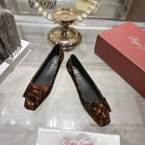 Roger Vivier Women Gommettine Ballerinas In Patent Leather