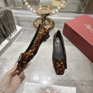 Roger Vivier Women Gommettine Ballerinas In Patent Leather