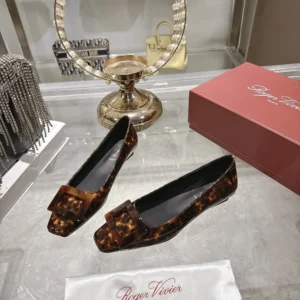 Roger Vivier Women Gommettine Ballerinas In Patent Leather