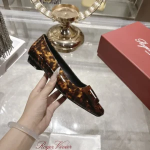 Roger Vivier Women Gommettine Ballerinas In Patent Leather