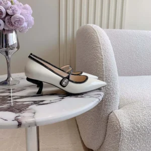 Roger Vivier Women Mary Jane Virgule 55 Mules in Patent Leather-White