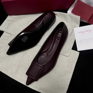 Roger Vivier Women Viv In The City Ballerinas In Leather Burgundy