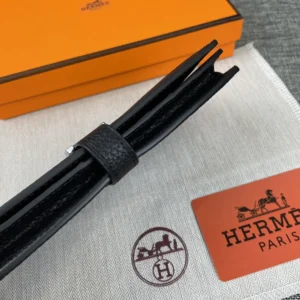 Hermes Unisex Bearn Wallet in Epsom Calfskin-Black H039078CK