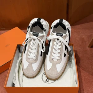 Sneaker in Nappa leather and suede goatskin with contrasting design and iconic "H" detail