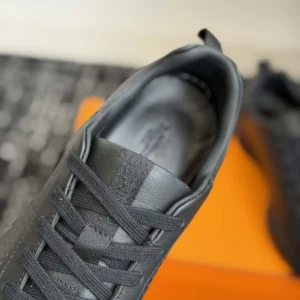 Hermes Unisex Neon Sneaker-Black H262898ZH01400