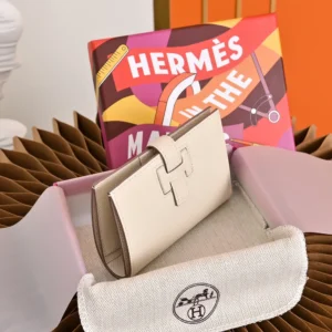 Hermes Unisex New H Passant Compact Wallet-White
