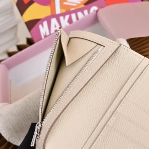 Hermes Unisex New H Passant Compact Wallet-White