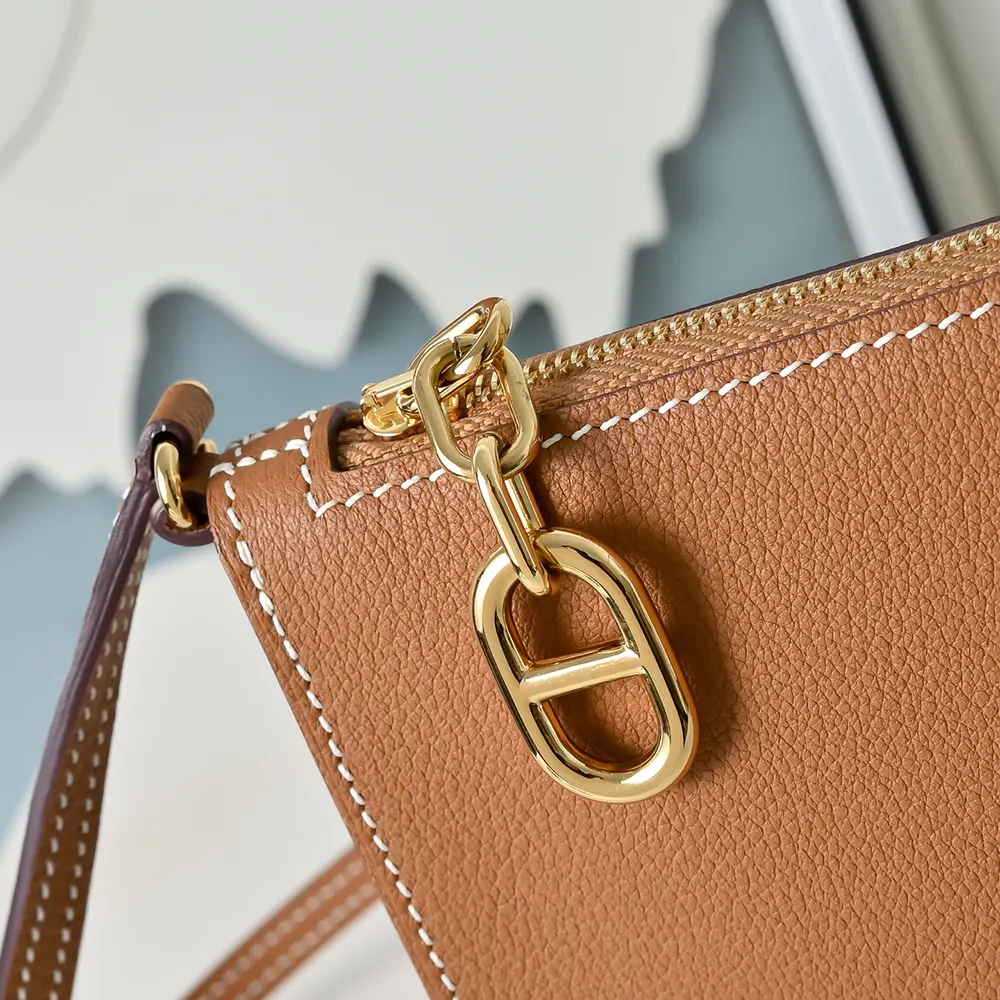 Hermes Unisex Zipengo Chaine D'Ancre To Go Pouch-Brown/Gold 8 Hermes Unisex Zipengo Chaine D'Ancre To Go Pouch-BrownGold